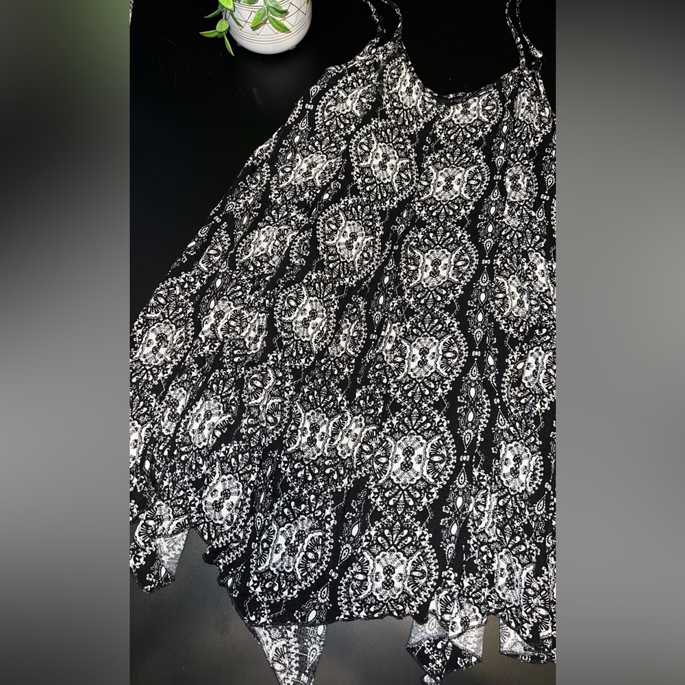 Lily Rose Spaghetti Strap Black Flowy Dress Size Small GUC